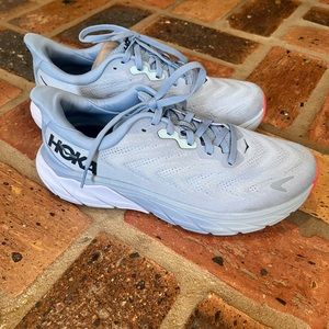 Womens Hoka OneOne Arahi 6 size 8